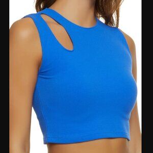 Teardrop Cut Out Crop Top